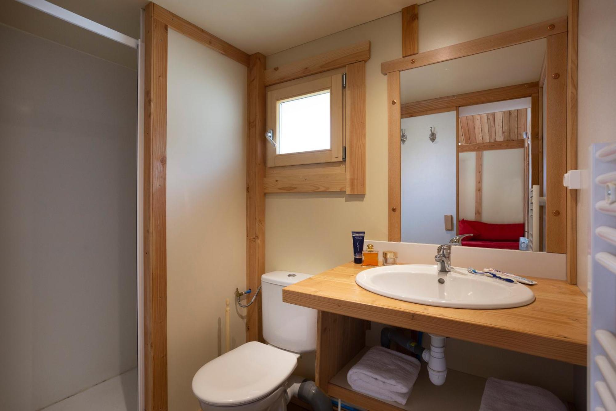 Huttopia Lac De Serre-Poncon Le Lautaret Room photo